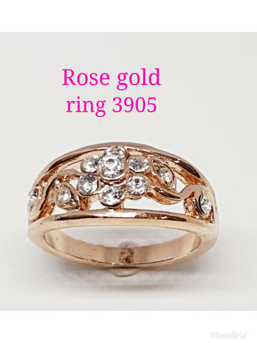 Rose gold plated ring with clear rhinestones crystals: R 3905